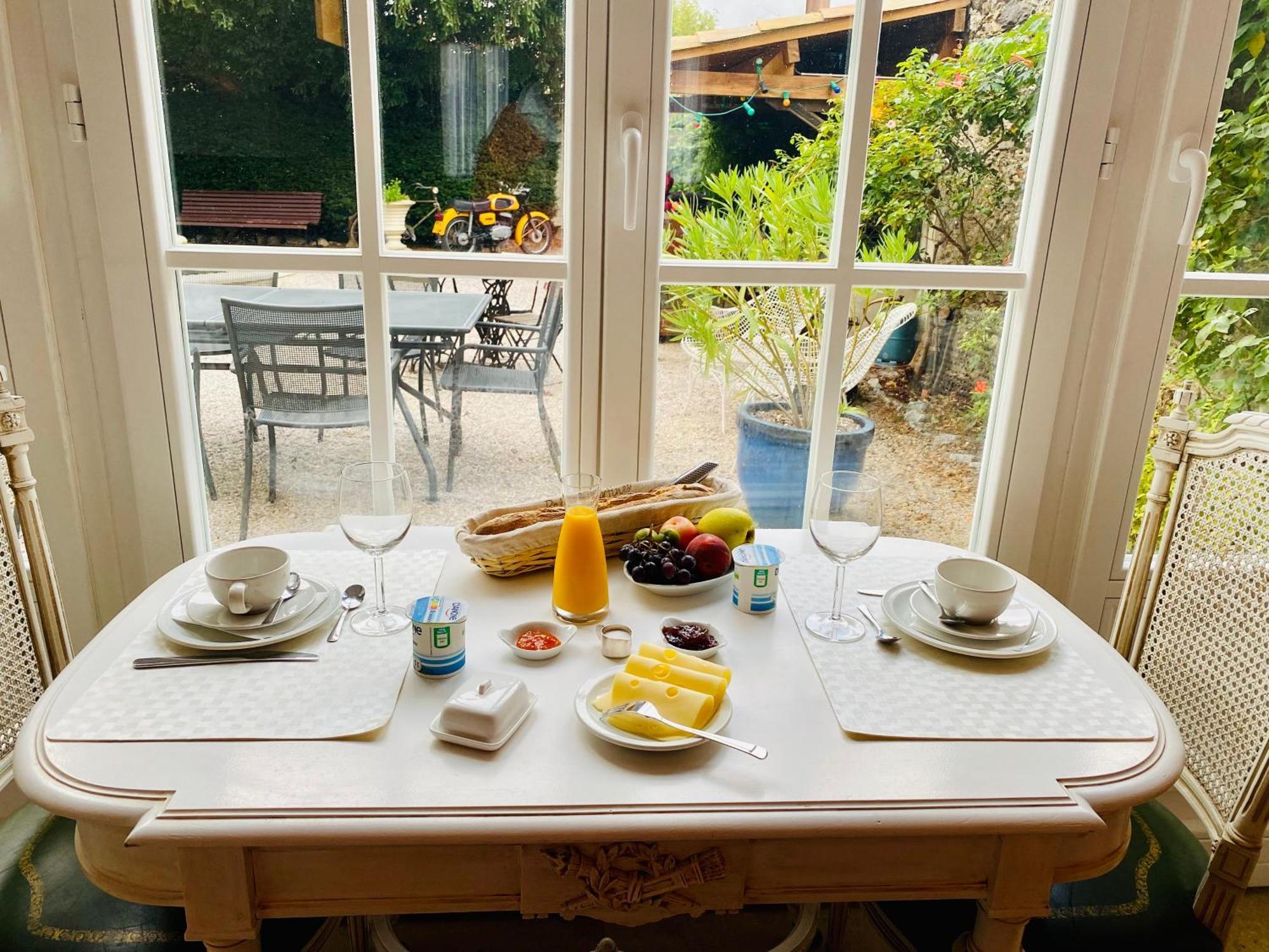 Aux Berges Du Libre Bed & Breakfast Felines-Termenes Екстериор снимка